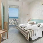 Отель Strand Hotel Габичче-Маре