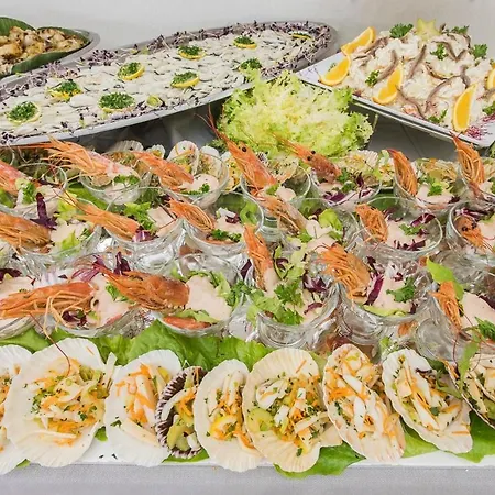 Strand Hotel 酒店 3*