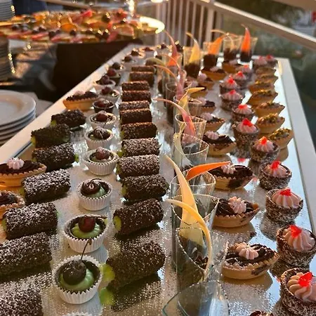 Strand Hotel 3* 加比切马莱