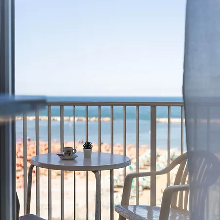 酒店 Strand Hotel 加比切马莱