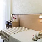 Ξενοδοχείο Strand Hotel 3*
