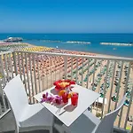 Strand Hotel