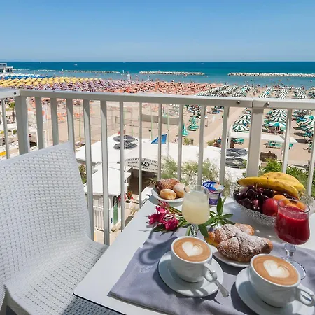 Hotel Strand Hotel 3*