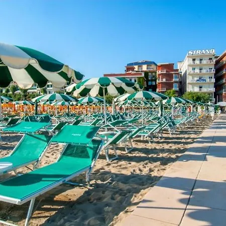 Strand Hotel Отель Габичче-Маре