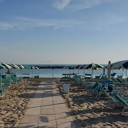 Strand Hotel Hotel