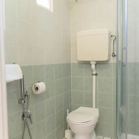 Отель Strand Hotel 3*