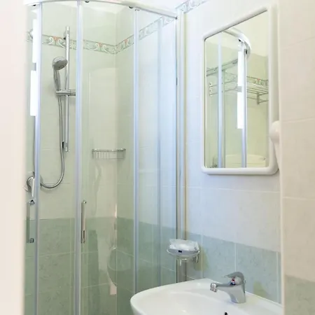 Strand Hotel Габичче-Маре