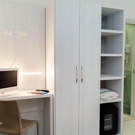 Отель Strand Hotel Габичче-Маре