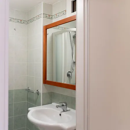 Strand Hotel Отель