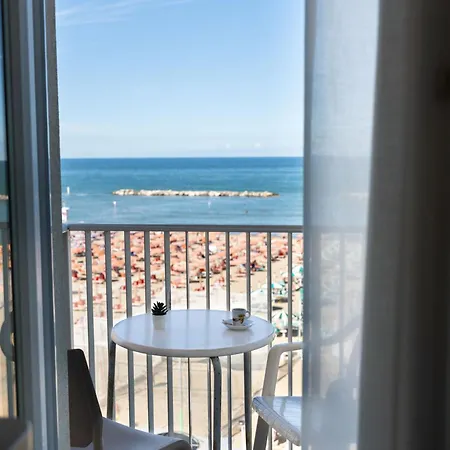 Hotel Strand Hotel 3*