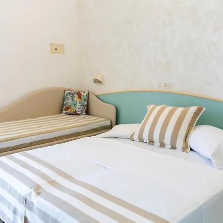 Strand Hotel 3*