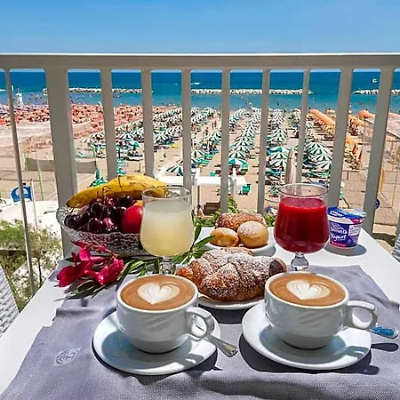 Strand Hotel 호텔