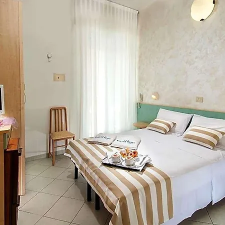 Strand Hotel 3*