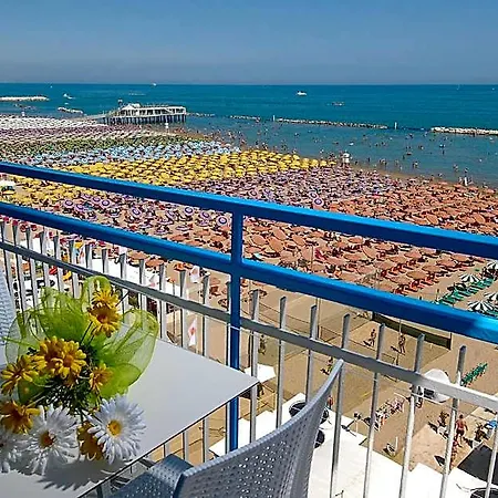 Strand Hotel 호텔 3*