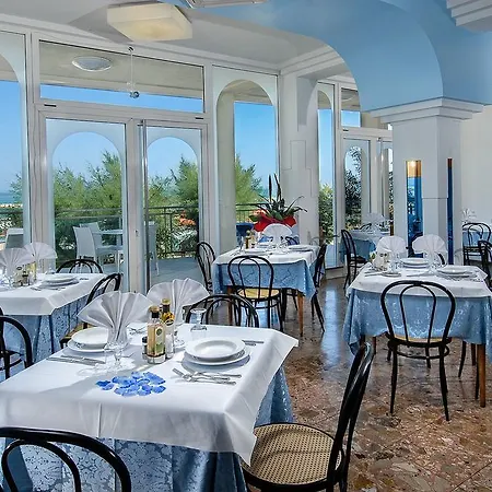 Strand Hotel