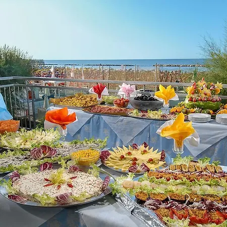 Strand Hotel Габичче-Маре